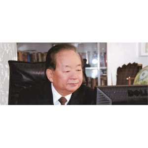 54歲當(dāng)選副總理，如今94歲仍健在，子女無一人當(dāng)官！