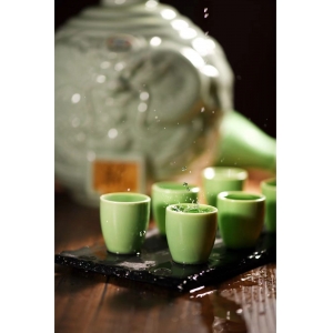 酒中同樂(lè)，人生美哉