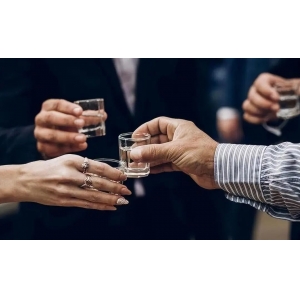 酒后真言：酒本無錯，君子有度！