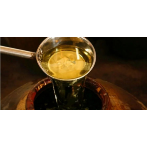 長(zhǎng)時(shí)間儲(chǔ)存后，醬香酒酒體顏色變黃的原理是什么？