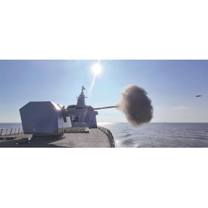 海軍某支隊艦艇海上多科目訓練掠影