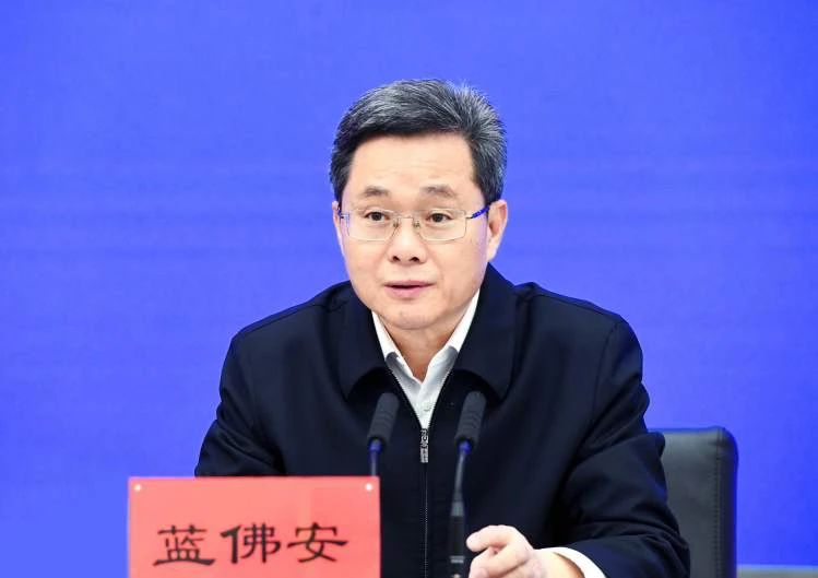 財(cái)政部長藍(lán)佛安.jpg 財(cái)政部最新發(fā)聲:明年實(shí)施更加積極的財(cái)政政策(圖1)